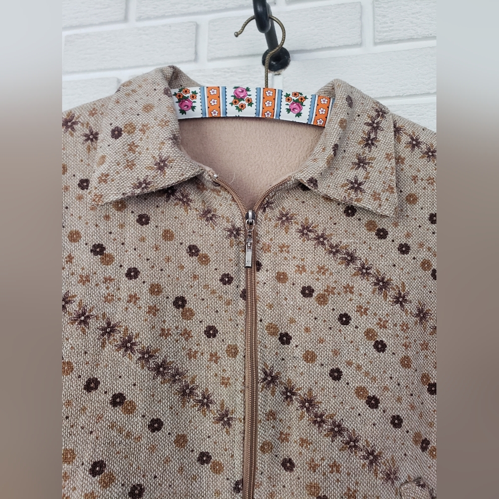 70s bomber style coat with the most adorable printed cotton shell - Picture 3 of 12